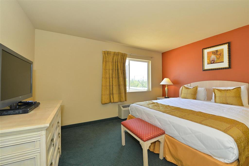 Baymont By Wyndham Yuba City Hotel Room photo