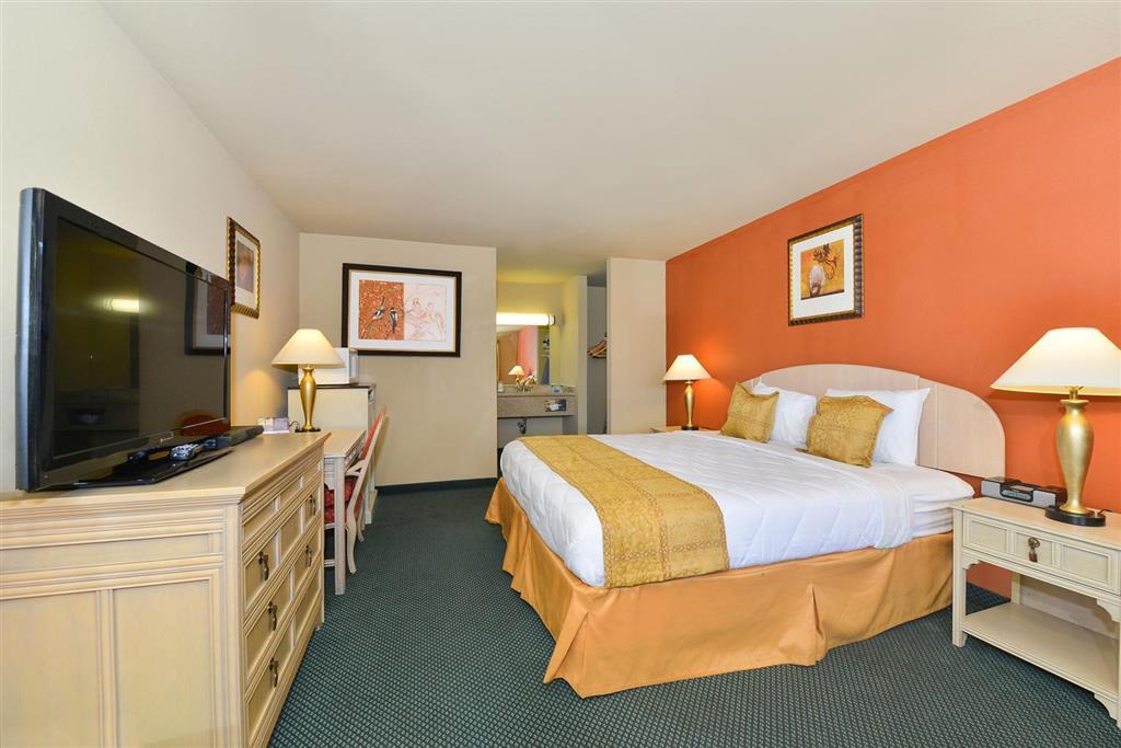 Baymont By Wyndham Yuba City Hotel Room photo